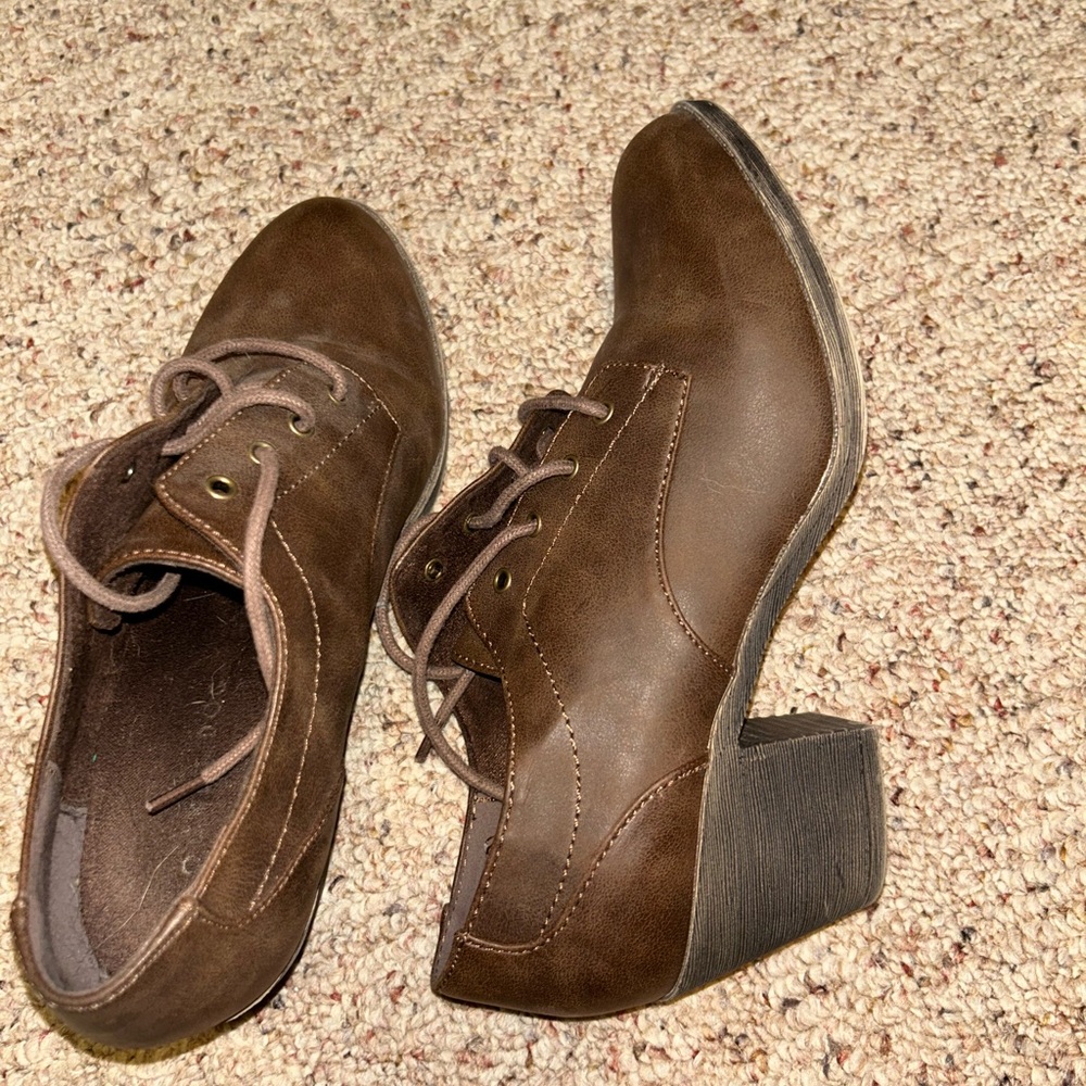 Brown Leather Woman’s Shoes